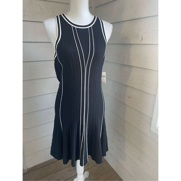 NWT Anthropologie Sleeveless Pointelle Sweater Dress Size MP Black & White Flare - Picture 13 of 16